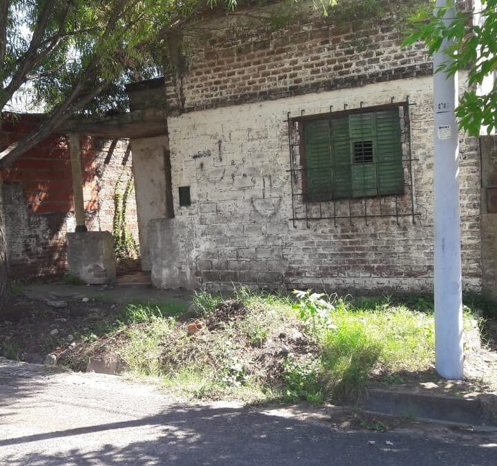 VENDO CASA ZONA 3 DE FEBRERO Y CANDIOTTI – VENDIDA
