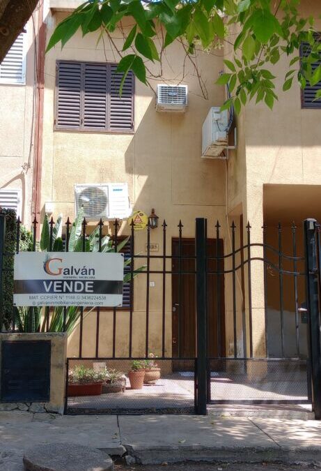 #VENTA DUPLEX DE TRES (3) DORMITORIOS CON COCHERA-. NO DISPONIBLE