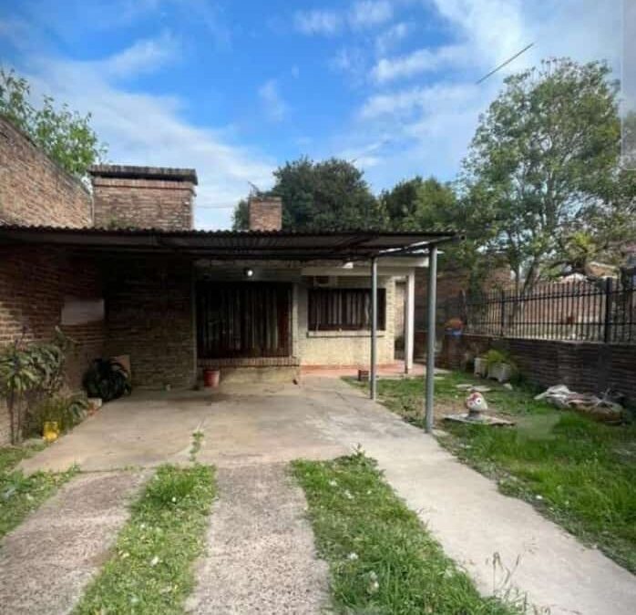 #VENDO CASA TRES DORMITORIOS -. APTA CREDITO
