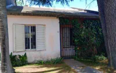 🏡 Casa amplia con patio y cochera – ¡Gran oportunidad!