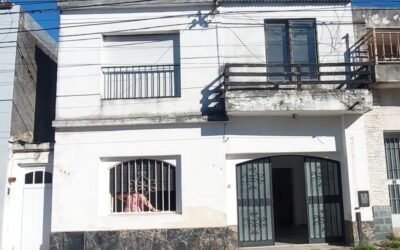 🏡 Amplia casa + departamento independiente en venta – Paraná