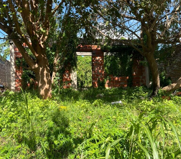 🏡 OPORTUNIDAD – Terreno con construcción en venta
